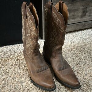 Almost new cowboy boots!
